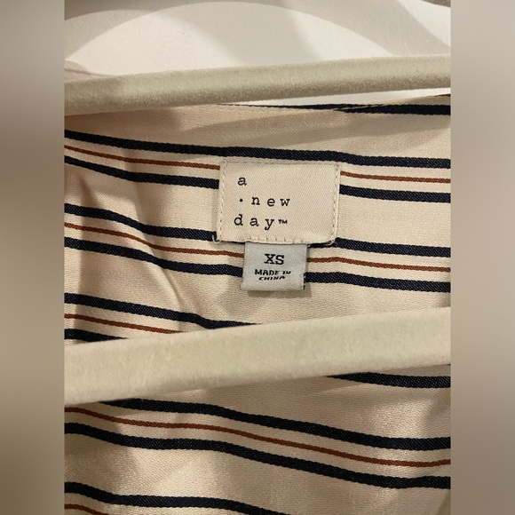 Women’s A New Day Striped Wrapped Blouse size XS - Picture 3 of 3